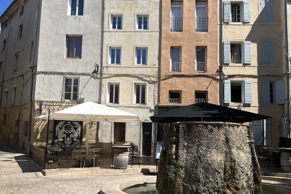 Fontaine Des Cardeurs, sculpture de Jean Amado
