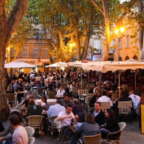 1 mn walk to Place de la Mairie