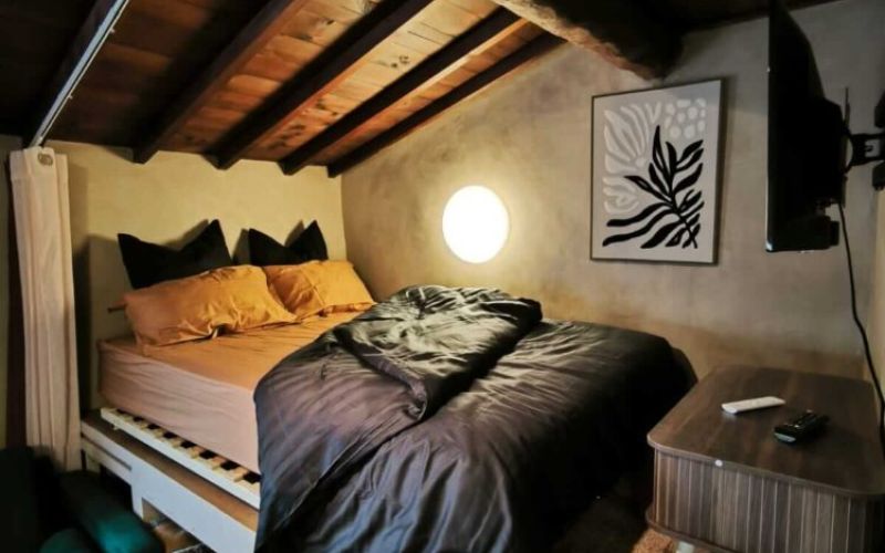 Historic center, fully renovated top floor w/ view